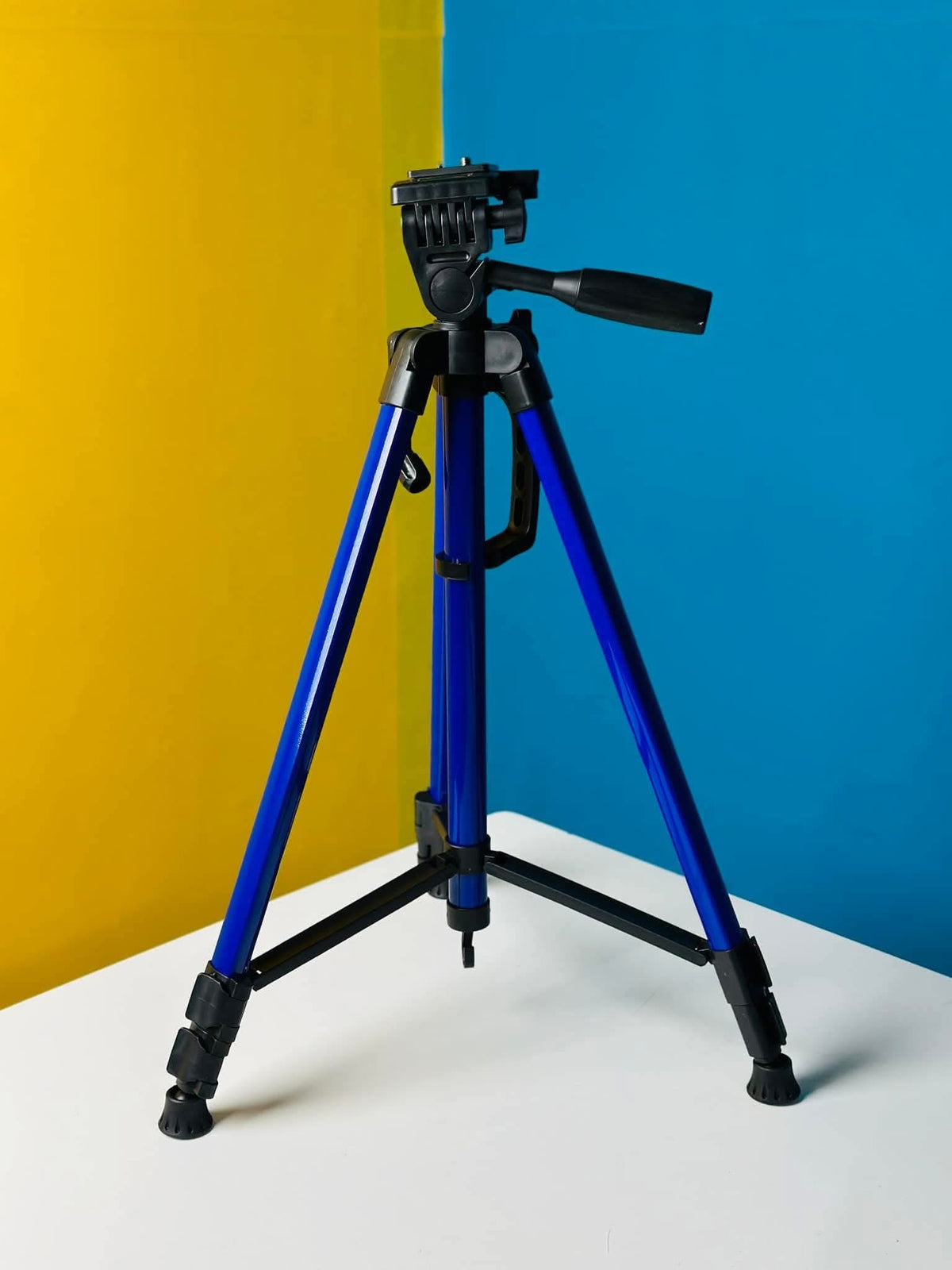 3366 Professional Aluminum Camera & Mobile Tripod Stand (3-Way Pan Head, Quick Release Plate, Universal Phone Holder)