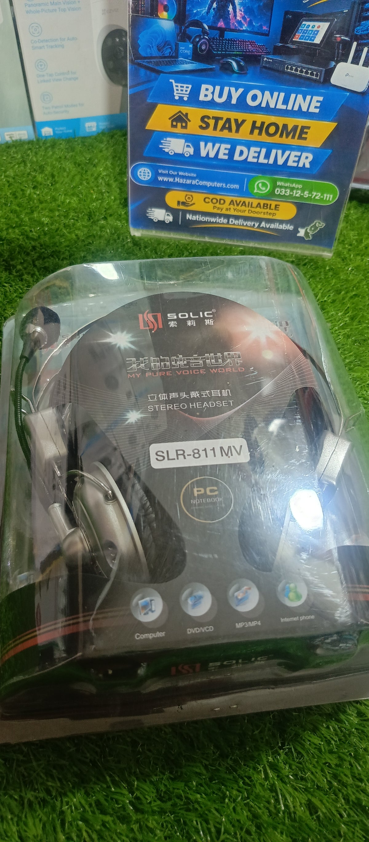 SOLIC Black Wired Stereo Headphones with Built-in Microphone (3.5mm AUX)